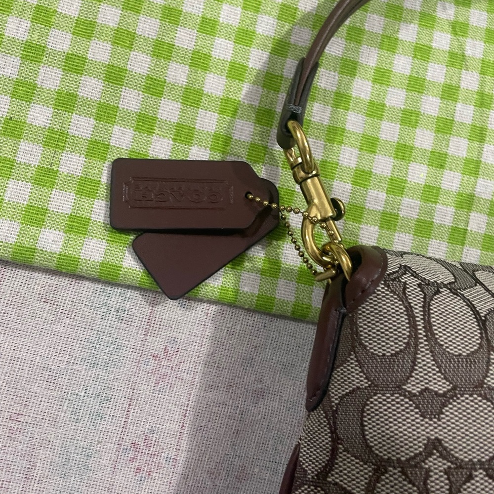 Coach Brown Signature Canvas Shoulder Bag with Gold Buckle - Picture 4 of 11